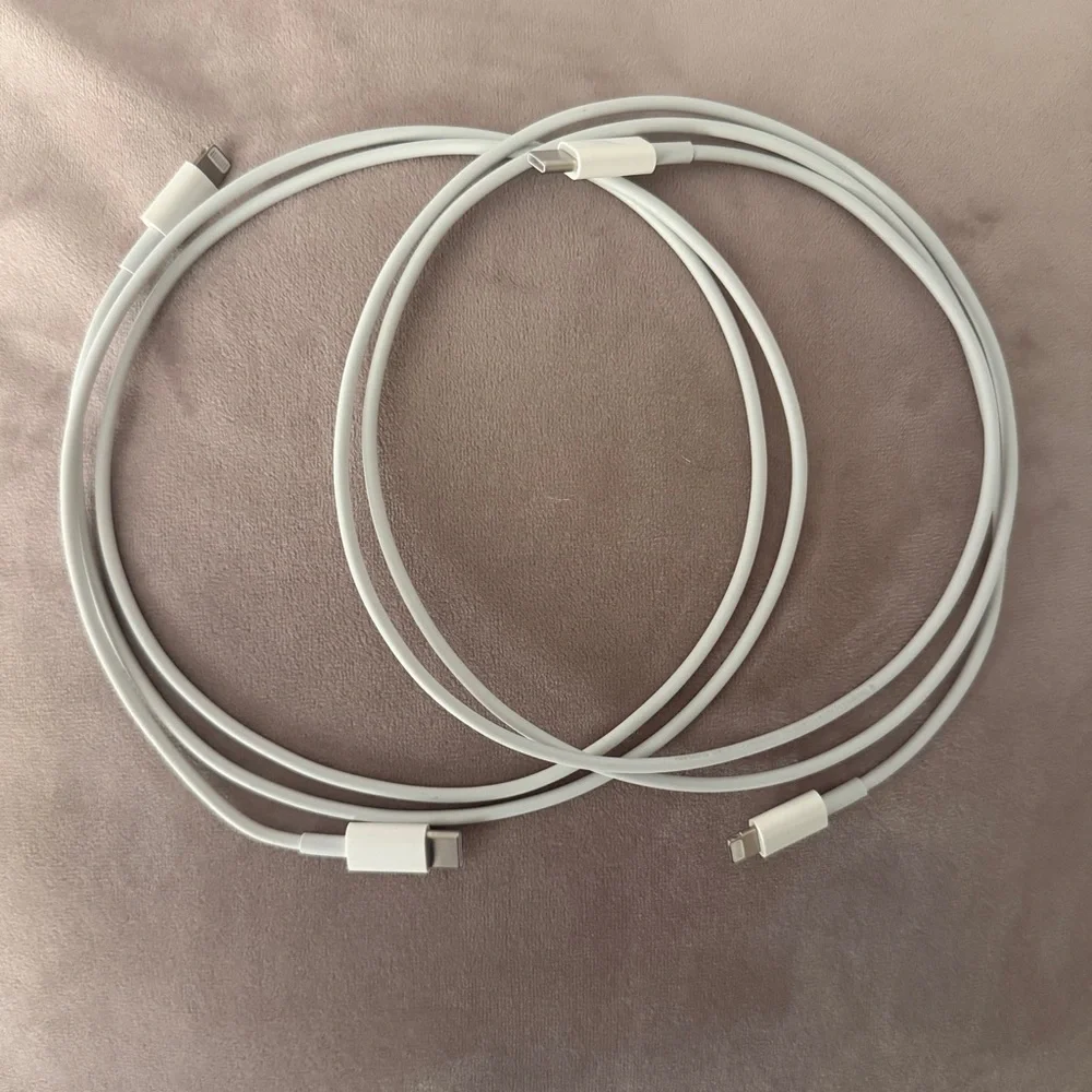 2x Apple Lightning Charging Cable